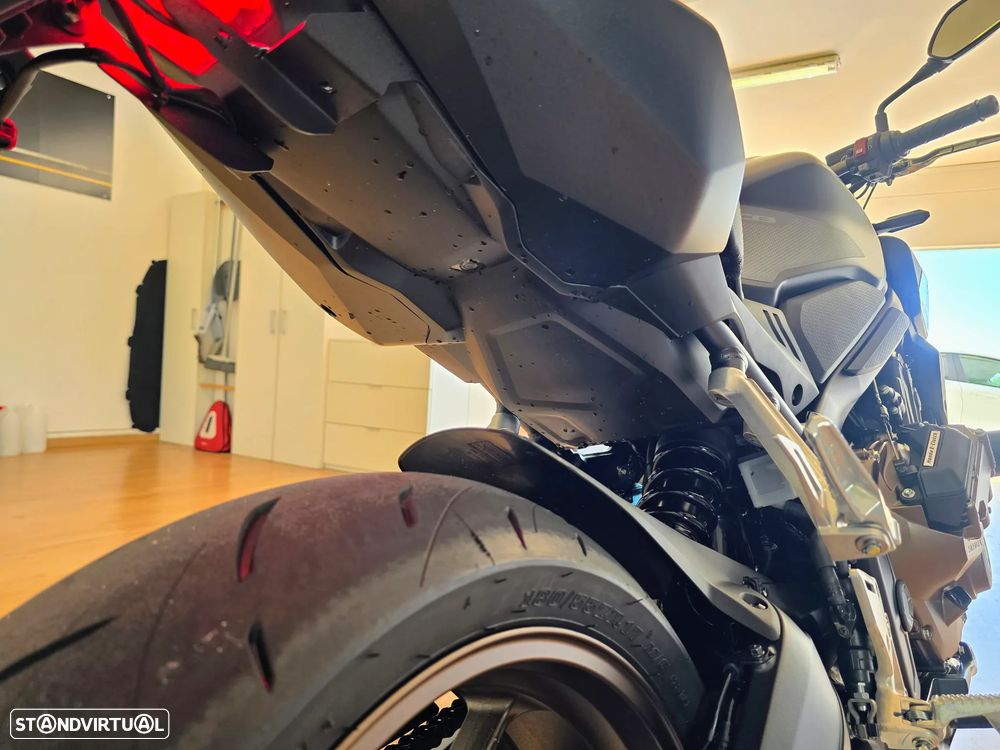 Honda CB R - 20