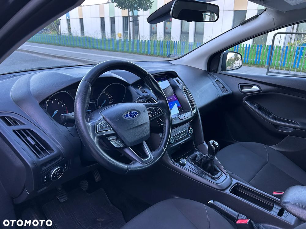Ford Focus 1.6 Trend - 19
