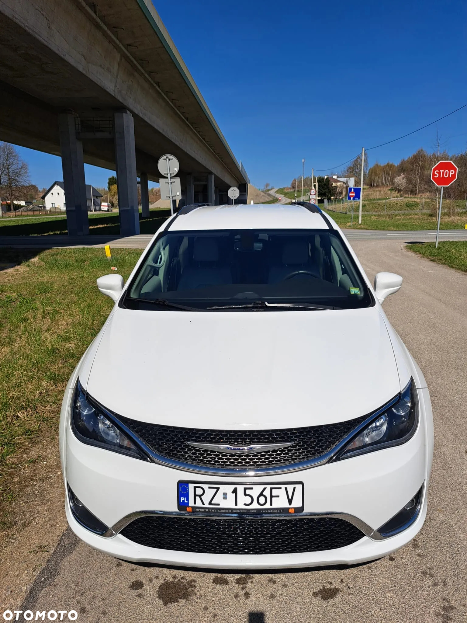 Chrysler Pacifica - 17
