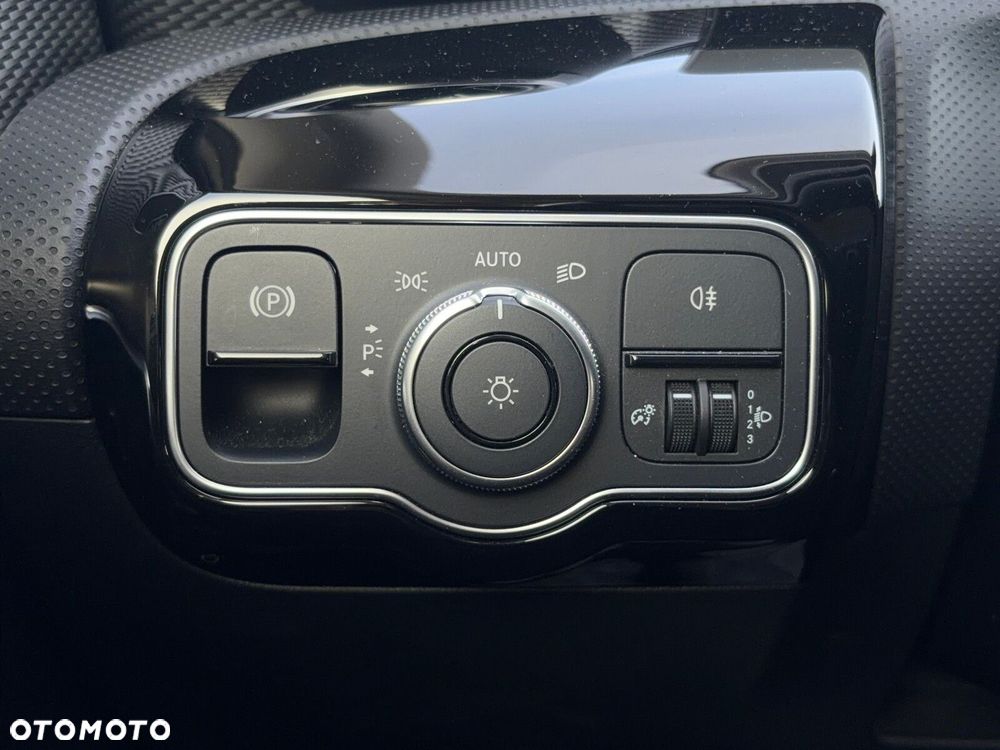 Mercedes-Benz Klasa A 250 E Progressive 8G-DCT - 31