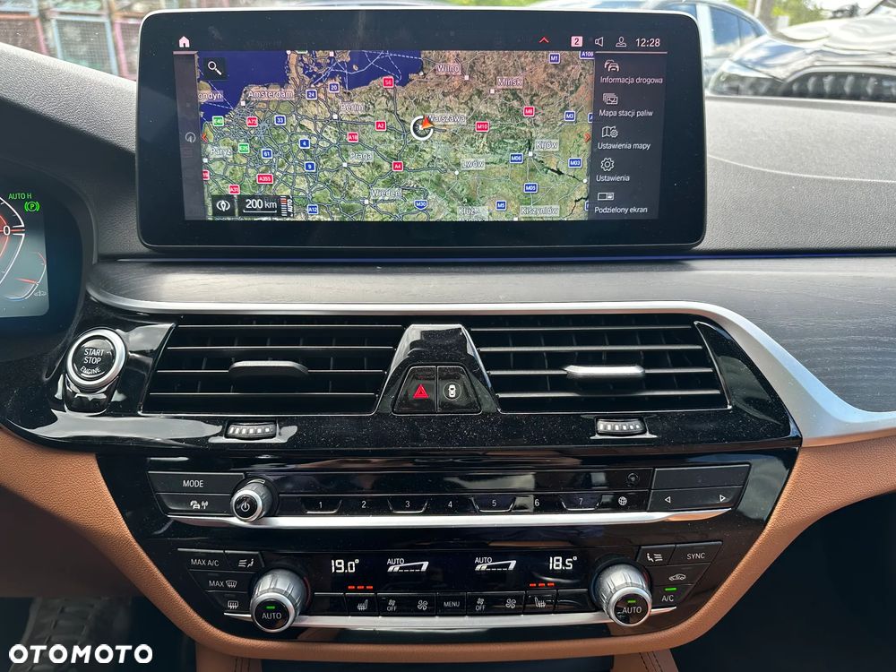 BMW Seria 5 540d xDrive mHEV M Sport sport - 19