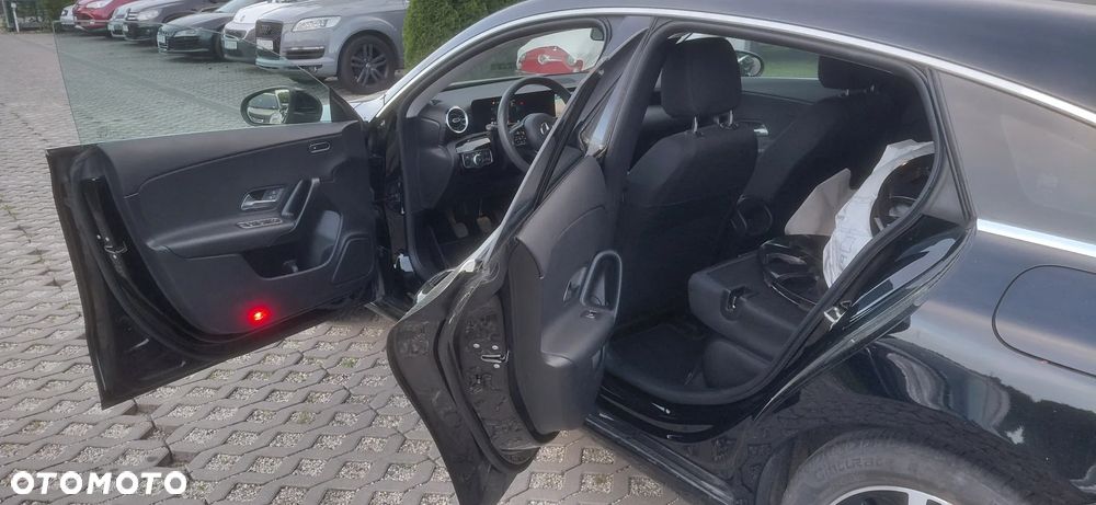 Mercedes-Benz CLA 180 Edition 2022 - 8