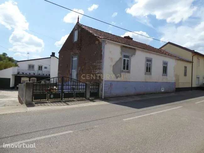 Moradia em ruínas para reconstrução - Grande imagem: 3/11