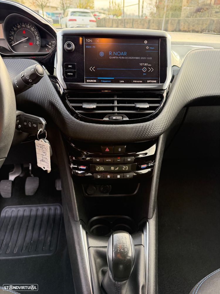 Peugeot 208 PureTech 82 Start & Stop Style - 12