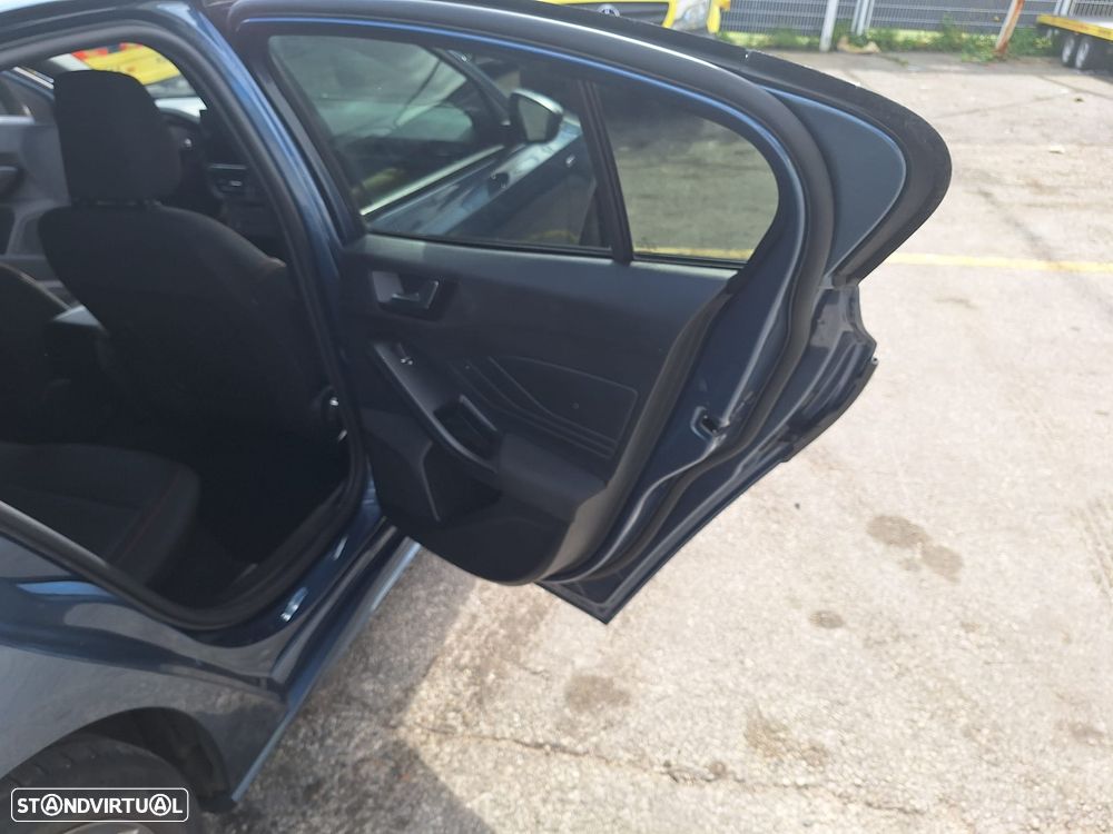 Ford Focus 1.0 EcoBoost MHEV ST-Line - 16