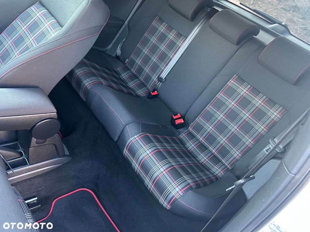 Volkswagen Polo - 15