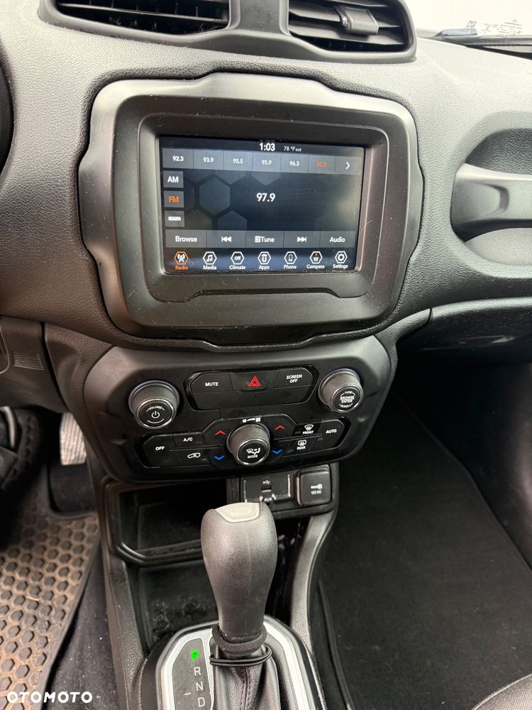 Jeep Renegade - 26