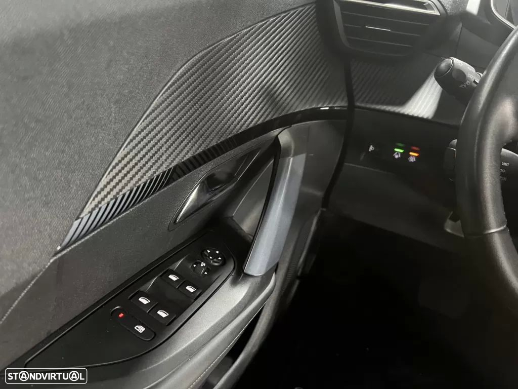 Peugeot e-2008 50 kWh Allure - 18
