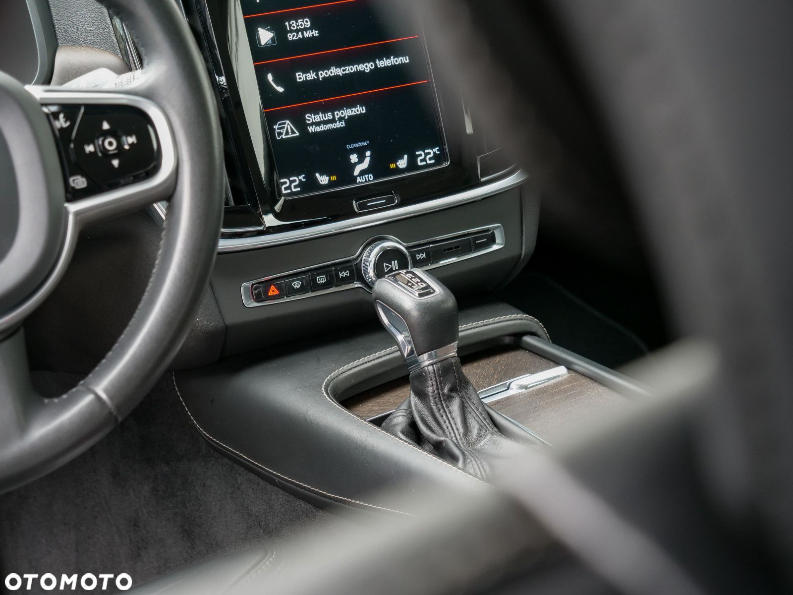 Volvo V90 Cross Country - 16