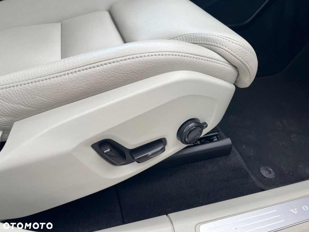 Volvo XC 60 T5 AWD Geartronic Inscription - 35