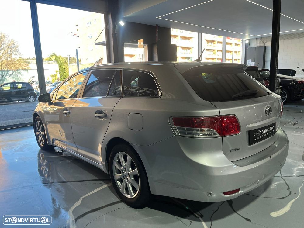 Toyota Avensis SW 2.0 D-4D Exclusive +Pele+GPS - 6
