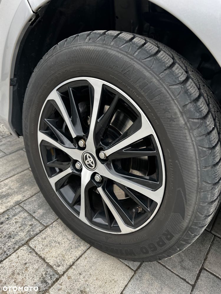 Toyota Yaris 1.5 Premium - 4