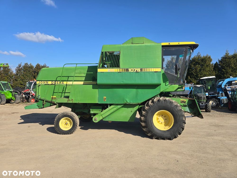 John Deere 1075 - 3