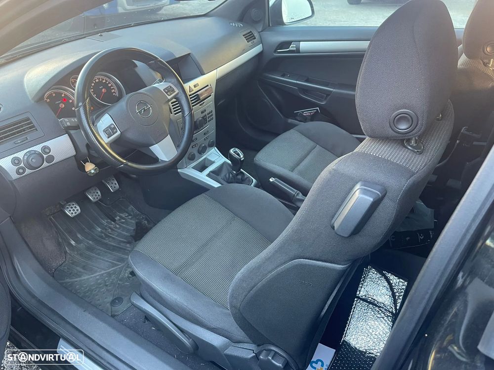 Opel Astra GTC 1.3 CDTI - 10