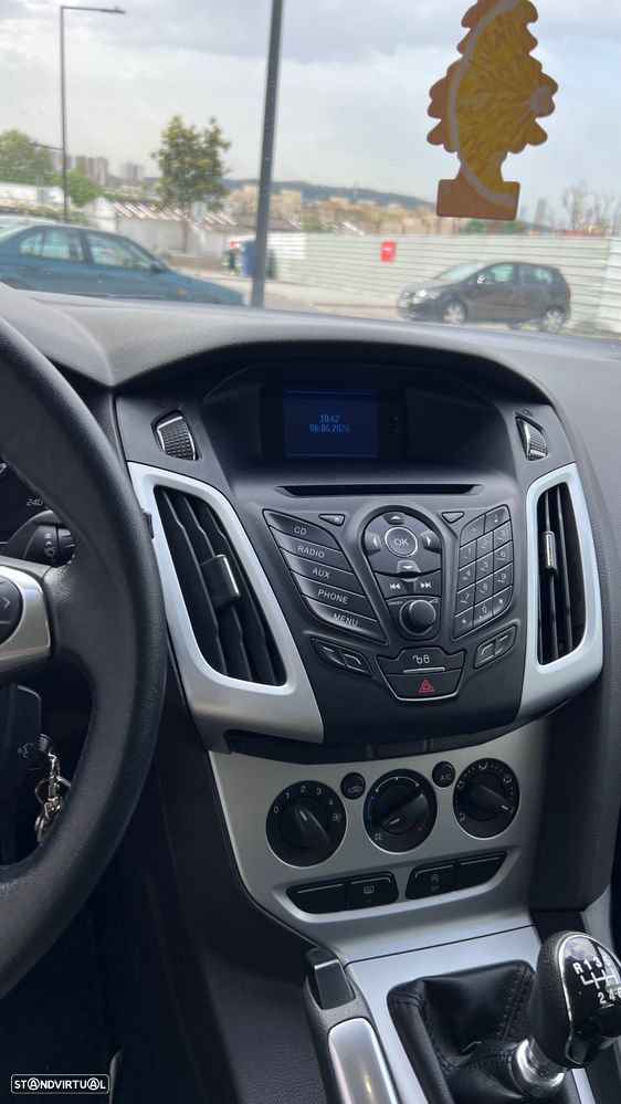 Ford Focus 1.6 EcoBoost S&S Titanium - 12