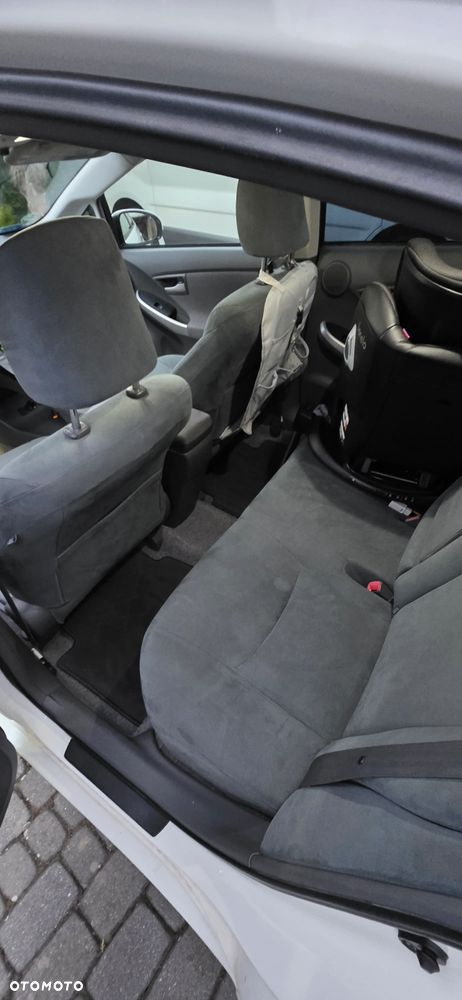 Toyota Prius 1.8 HSD Sol - 8