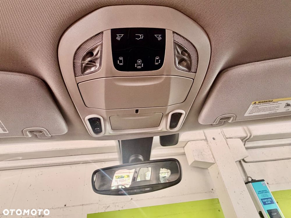 Chrysler Pacifica - 21