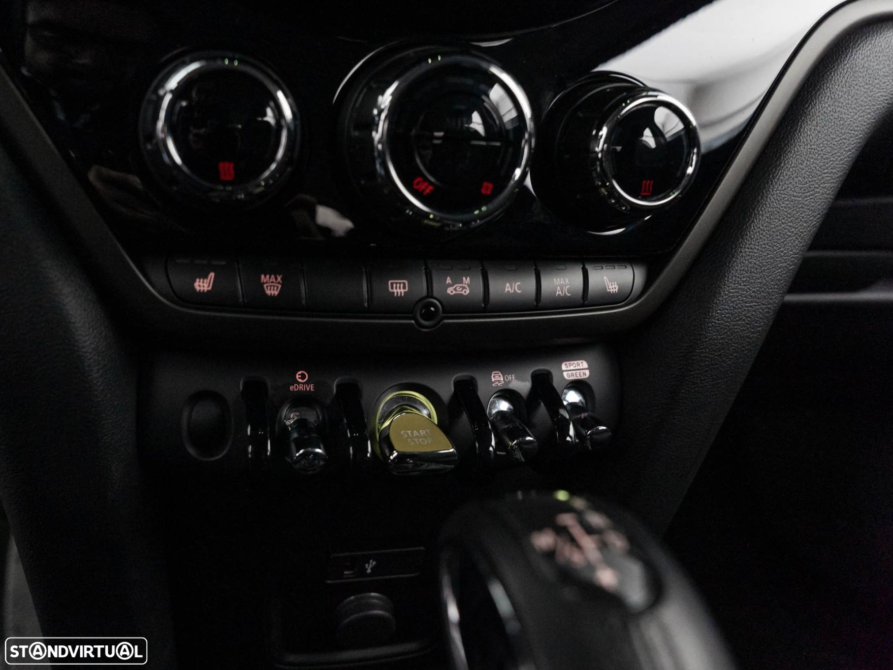 MINI Countryman Cooper SE Premium Essential Auto - 28