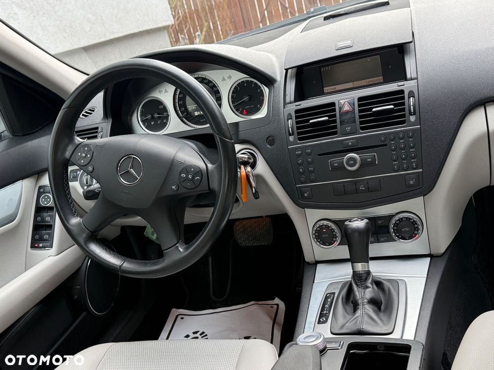 Mercedes-Benz Klasa C 180 T Kompressor Automatik BlueEFFICIENCY Avantgarde - 6