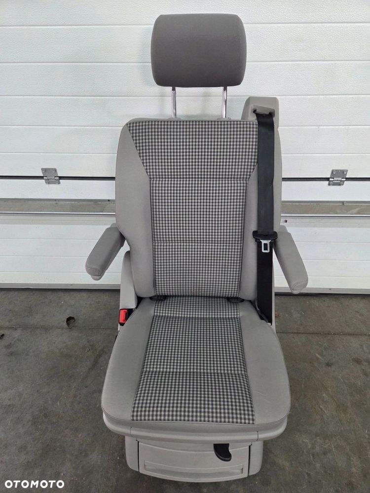 VW T5 T6 CALIFORNIA fotel obrotowy tył drugi rząd - 1