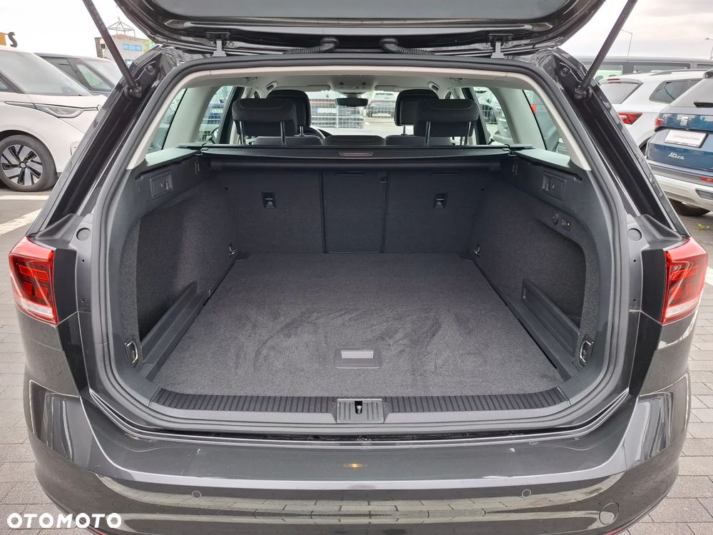 Volkswagen Passat Variant 2.0 TDI EVO Business DSG - 14