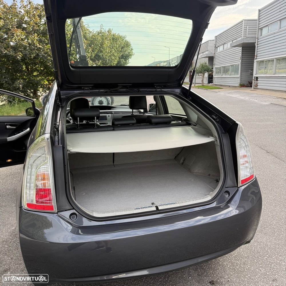Toyota Prius 1.8 Plug-In - 11
