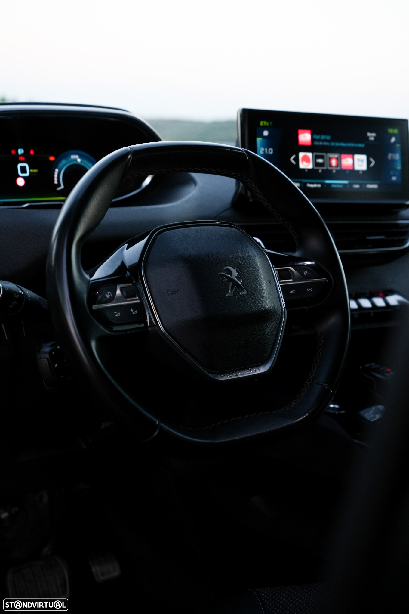 Peugeot 3008 1.6 Hybrid4 Allure e-EAT8 - 8