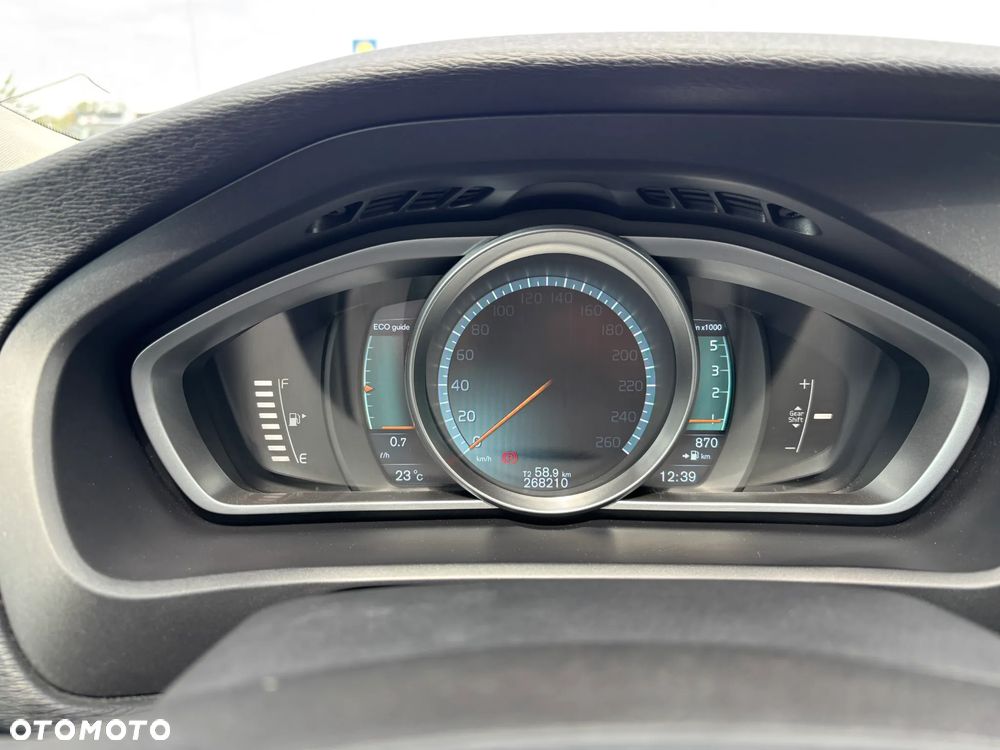 Volvo V40 D2 Kinetic - 23