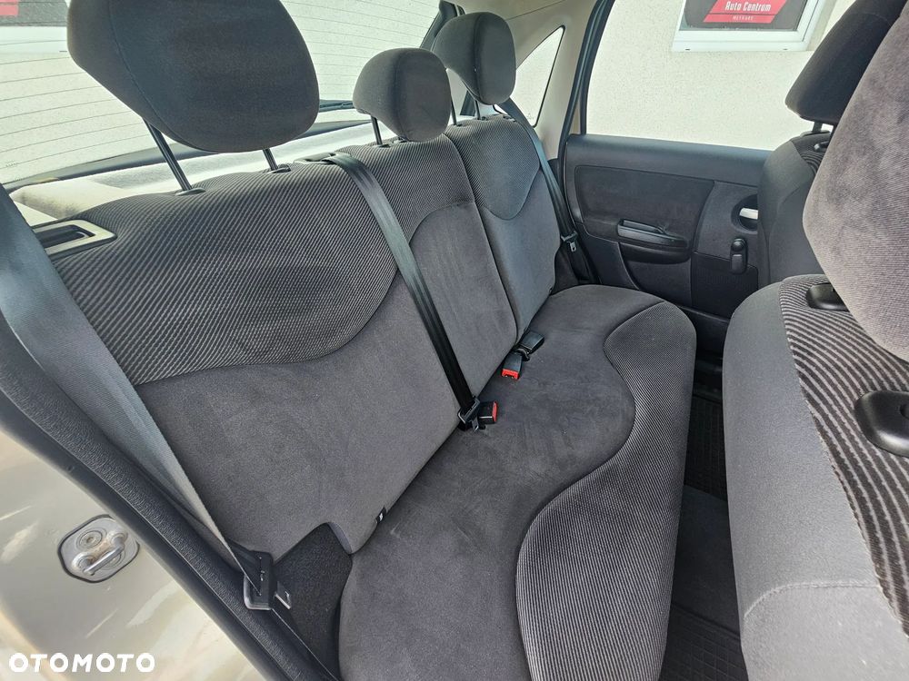 Citroën C3 1.6 HDi Impress Luxe - 14