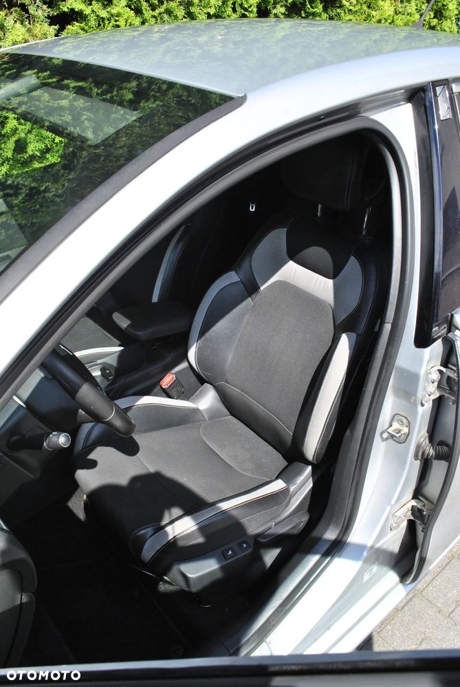 Citroën DS4 HDi 165 SportChic - 11