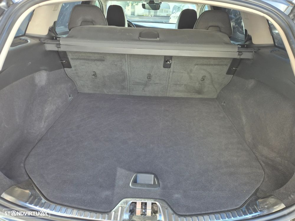 Volvo V60 2.0 D2 Momentum Geartronic - 7