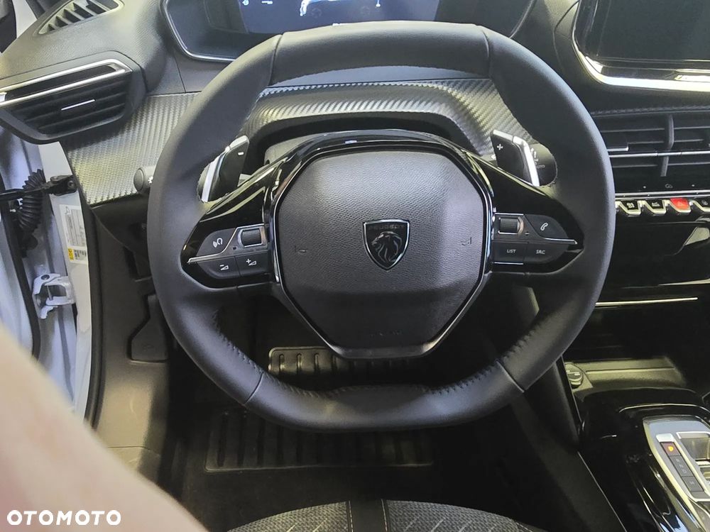 Peugeot 2008 PureTech mHEV Allure e-DCS6 - 11