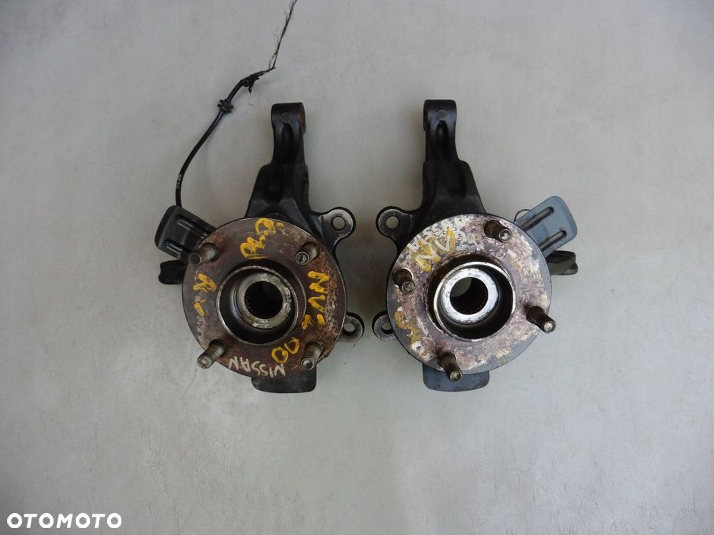 ZWROTNICA PIASTA LEWA PRZÓD NISSAN NV200 ORYGINAŁ ABS