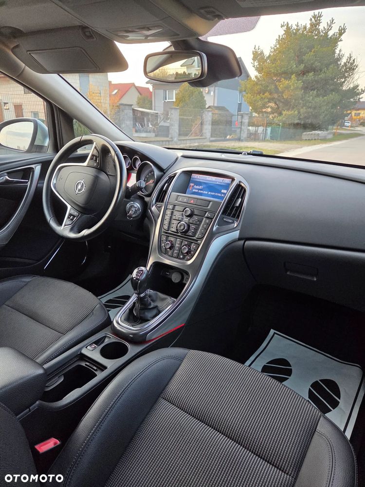 Opel Astra 1.6 Turbo Design Edition - 6