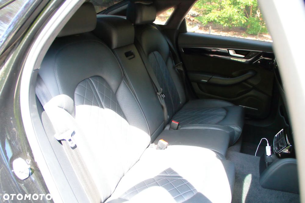 Audi S8 Standard - 24
