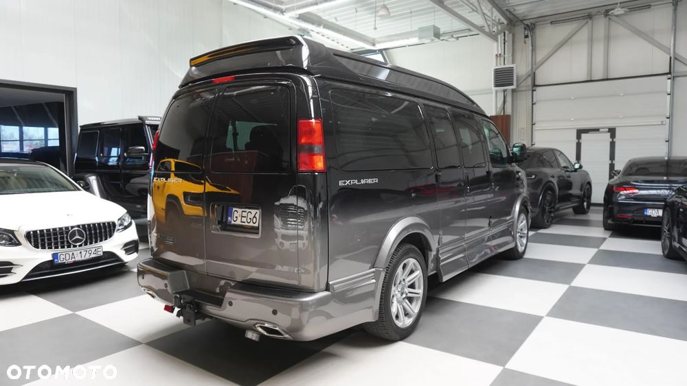 Chevrolet Express - 4