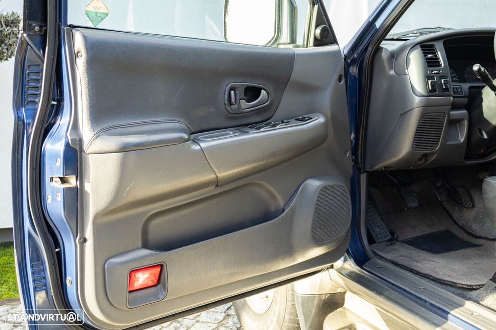 Mitsubishi Pajero Sport 2.5 TD GLS - 13