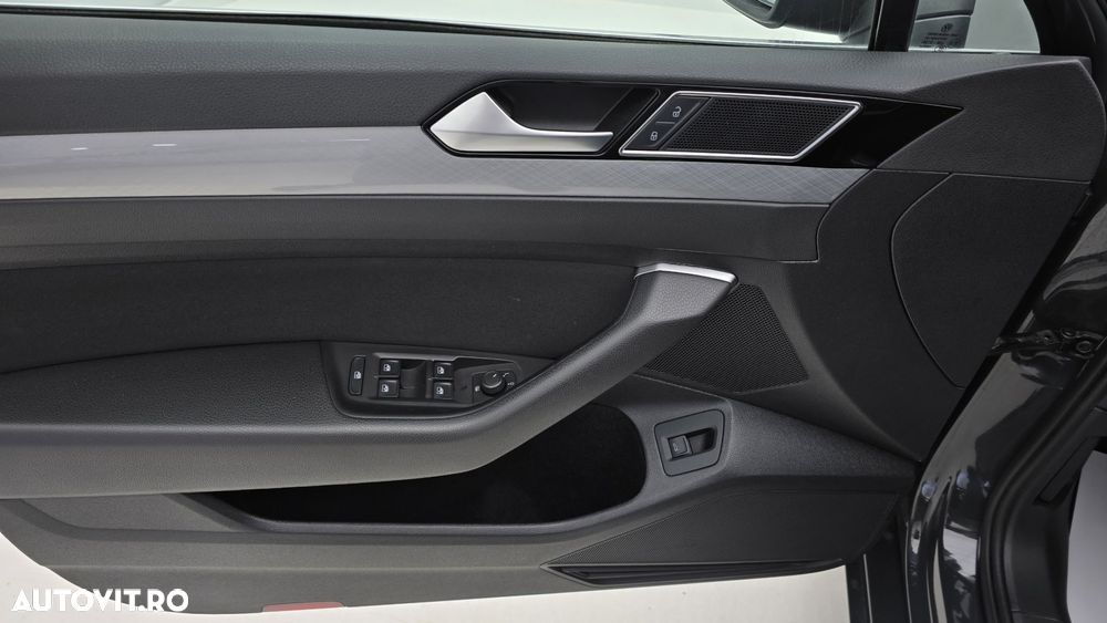 Volkswagen Passat - 11