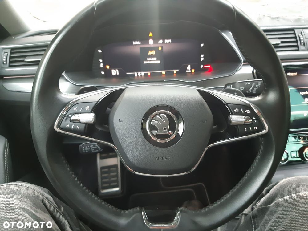 Skoda Superb 2.0 TDI SCR 4x4 Scout DSG - 21
