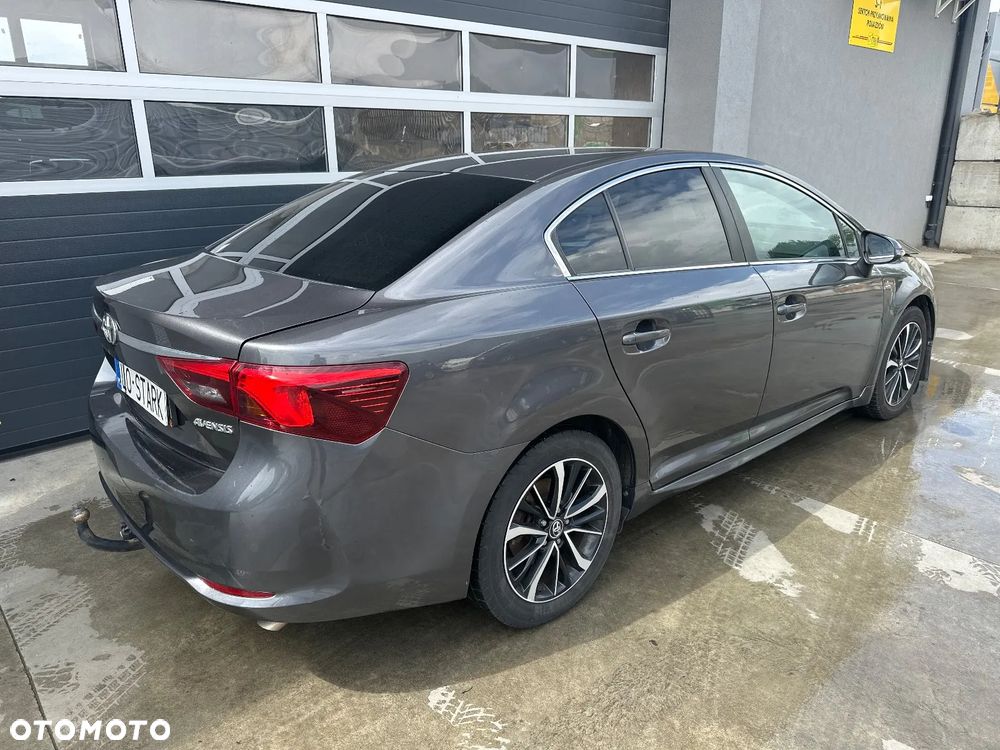 Toyota Avensis 2.0 D-4D Selection - 6
