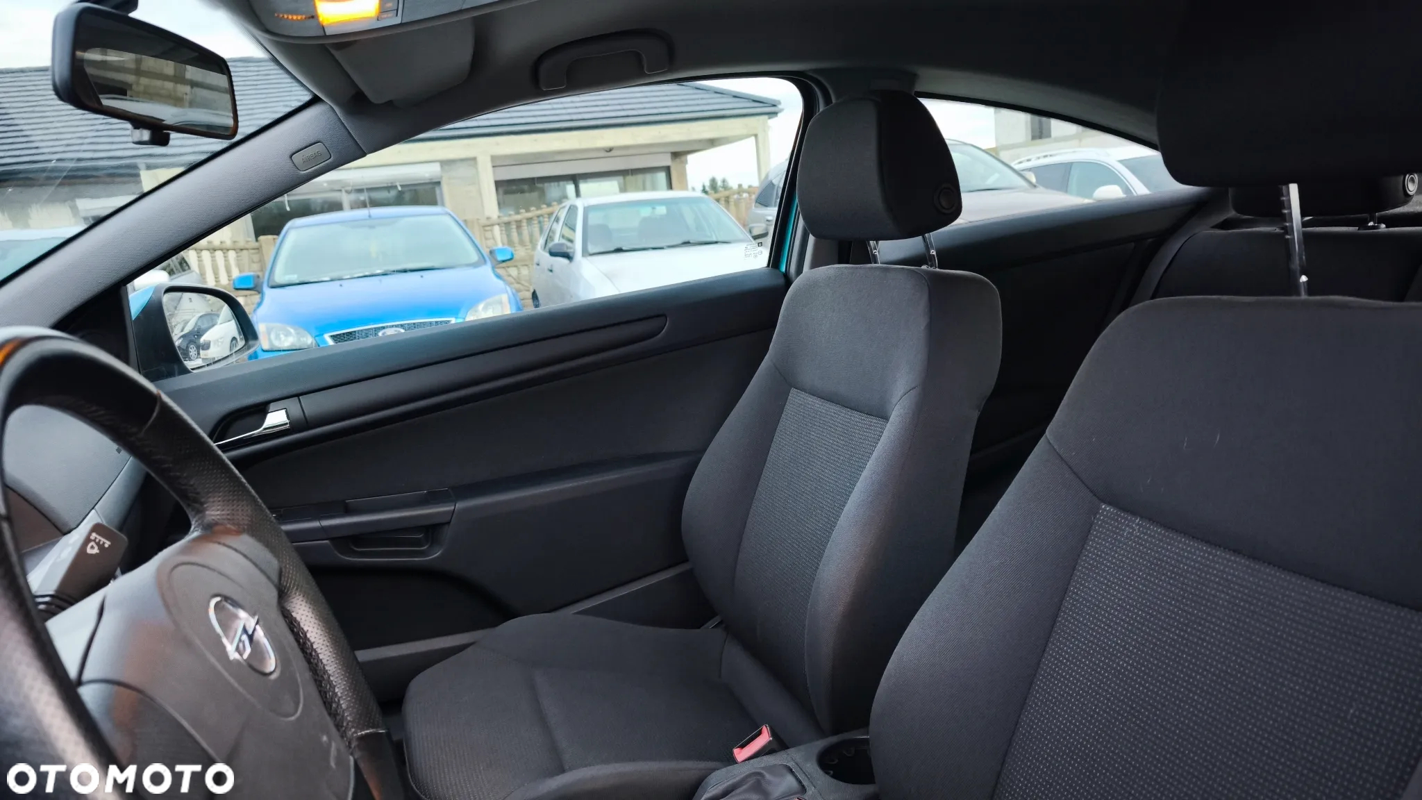 Opel Astra GTC 1.6 - 19