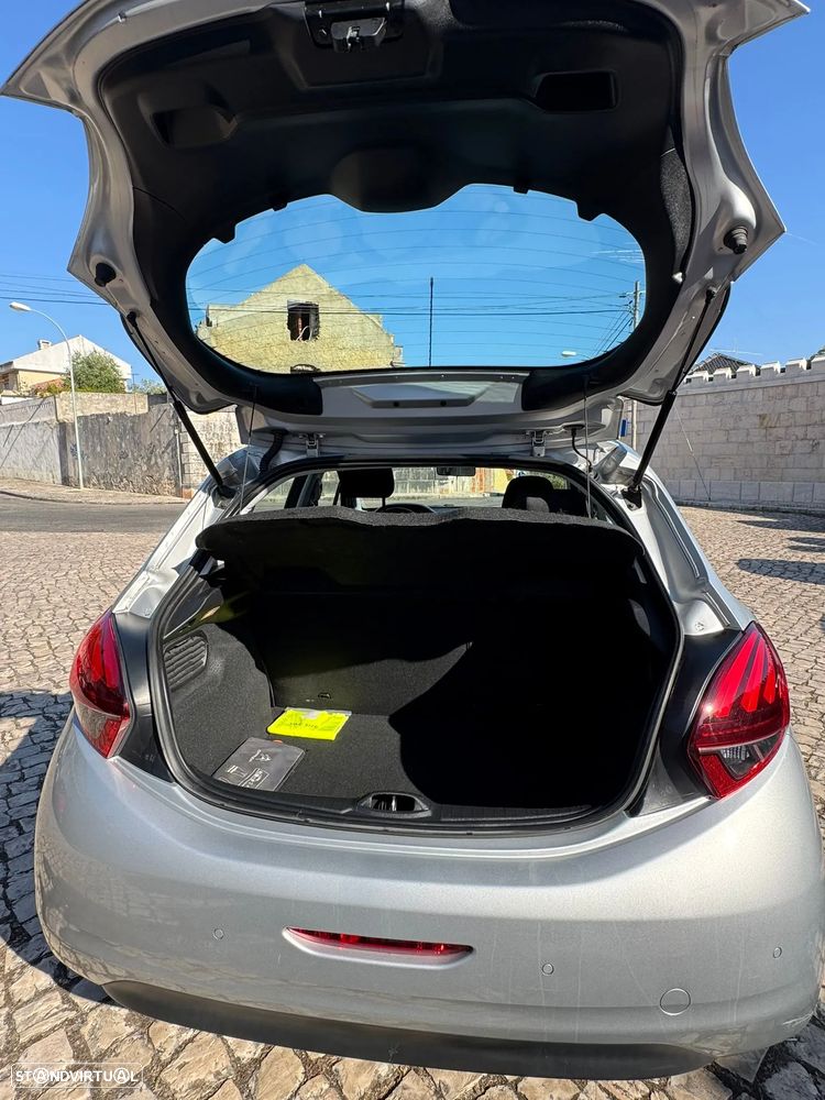 Peugeot 208 1.2 PureTech Active - 17