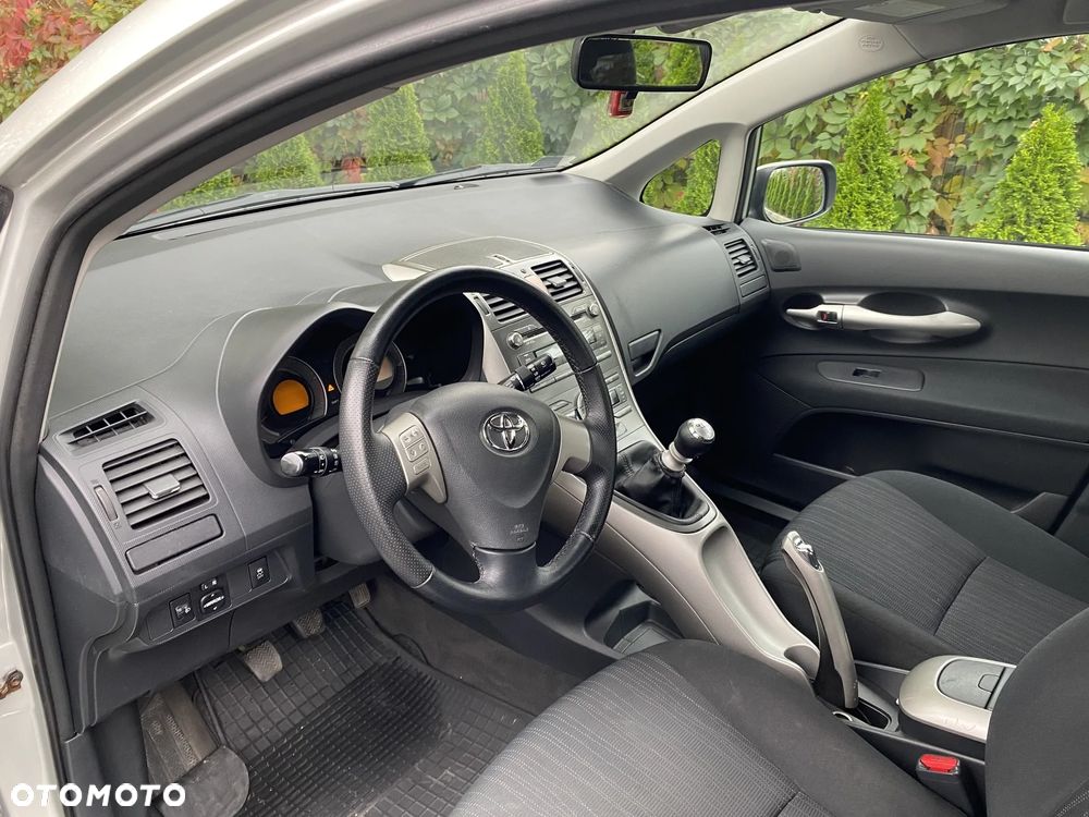 Toyota Auris - 23