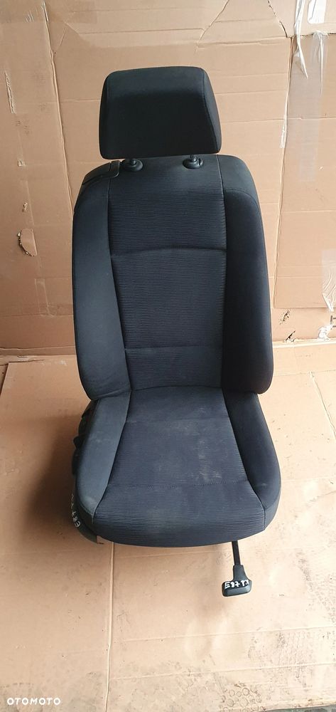 Fotel pasażera prawy przód przedni BMW I E81 - 1