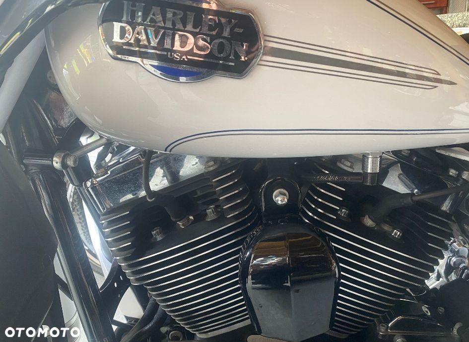 Harley-Davidson FLHTCU Ultra - 18