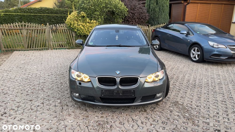 BMW Seria 3 320i - 3
