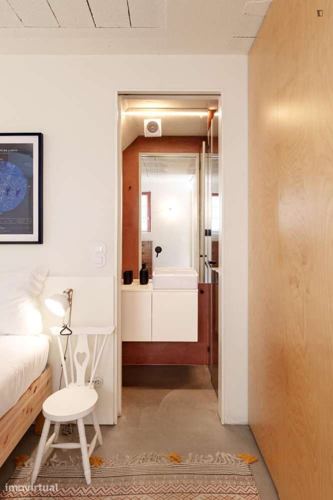 Apartamento com 1 quartos - localizado em Miragaia Porto - Grande imagem: 2/23