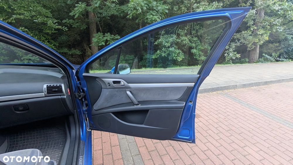 Peugeot 407 - 13
