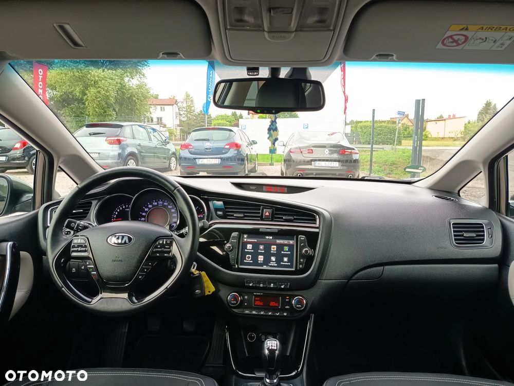 Kia Ceed 1.6 GDI Dream Team Edition - 19