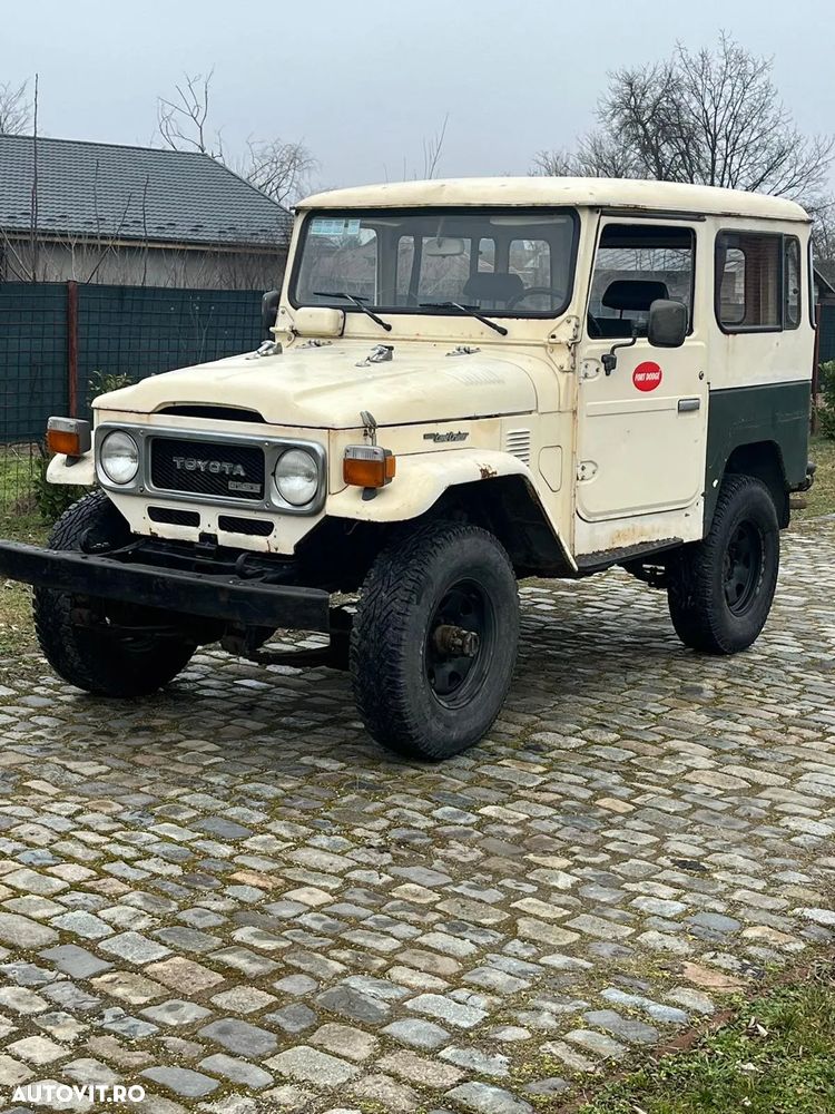 Toyota Land Cruiser - 2